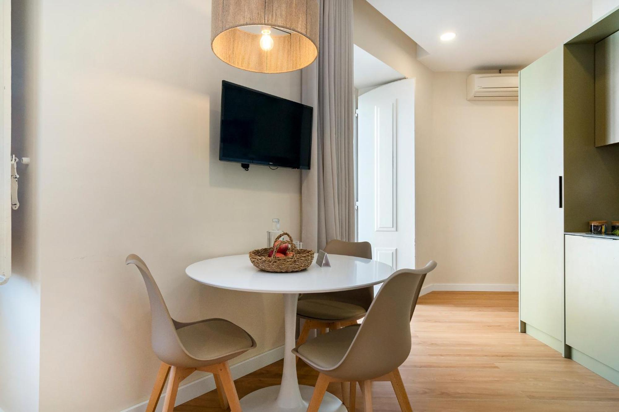 Appartamento Metropolitan Living Lisbon - Laranjeiras Esterno foto