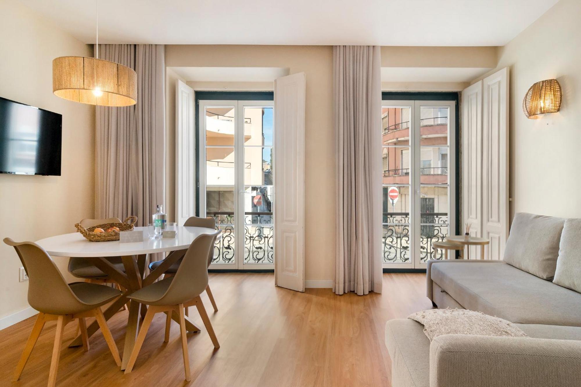 Appartamento Metropolitan Living Lisbon - Laranjeiras Esterno foto