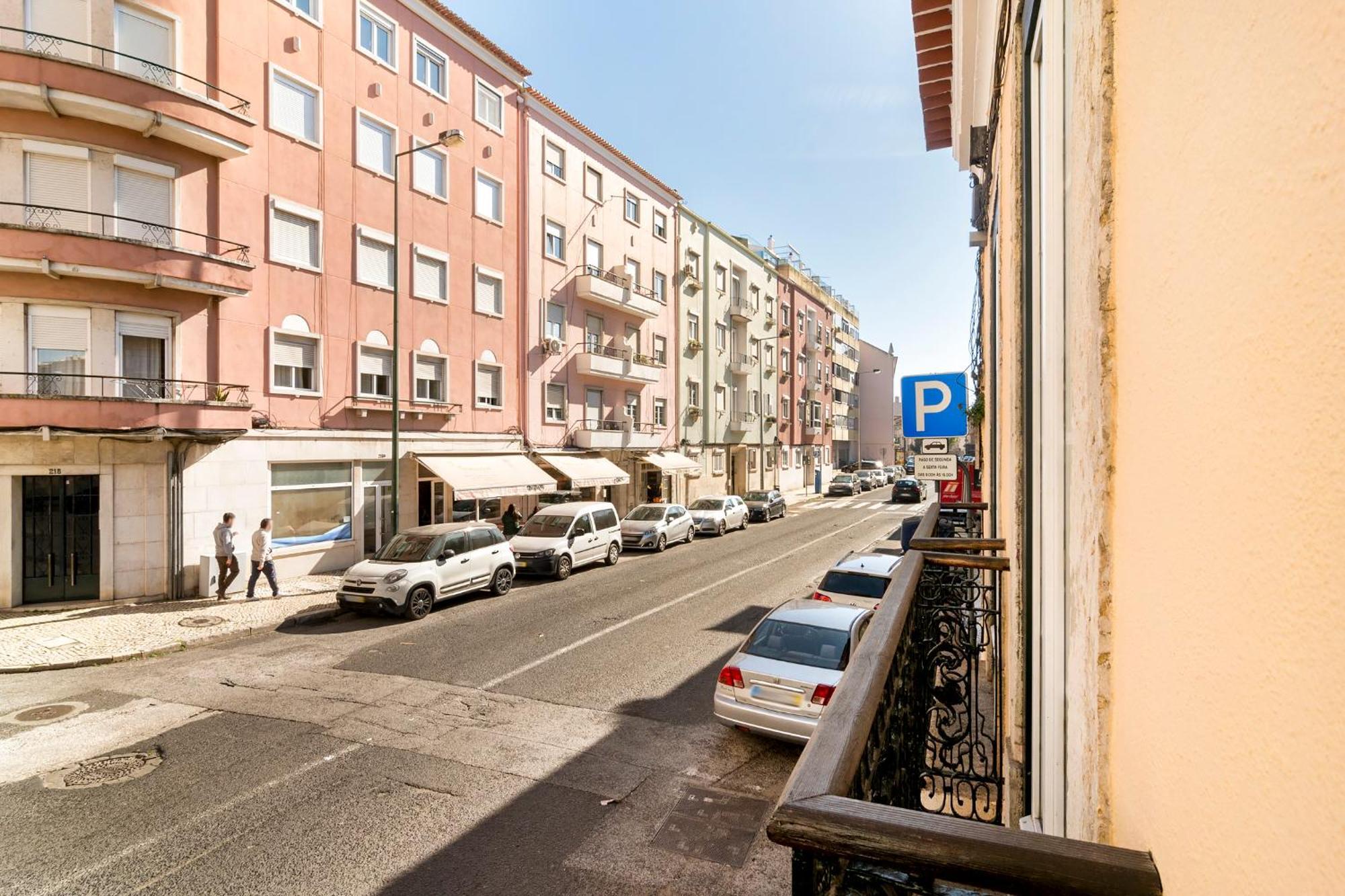 Appartamento Metropolitan Living Lisbon - Laranjeiras Esterno foto