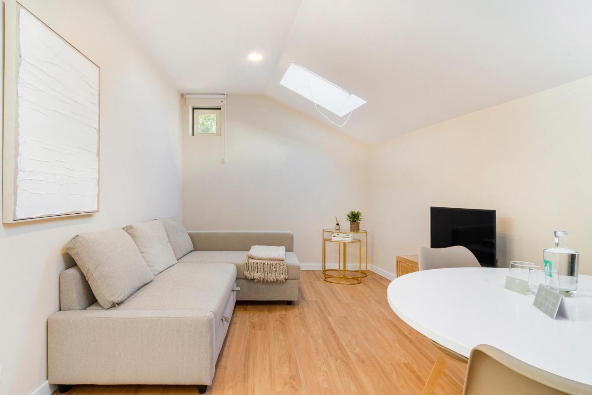 Appartamento Metropolitan Living Lisbon - Laranjeiras Esterno foto