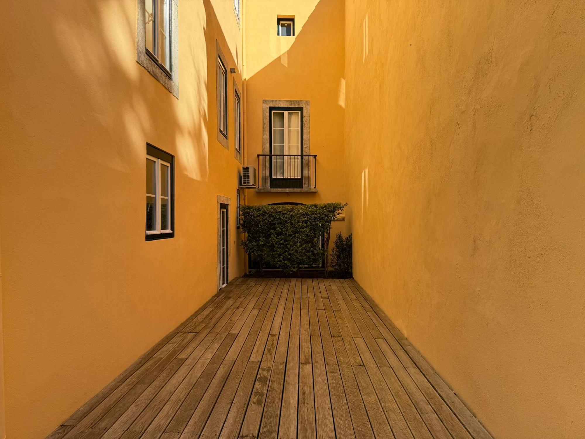 Appartamento Metropolitan Living Lisbon - Laranjeiras Esterno foto