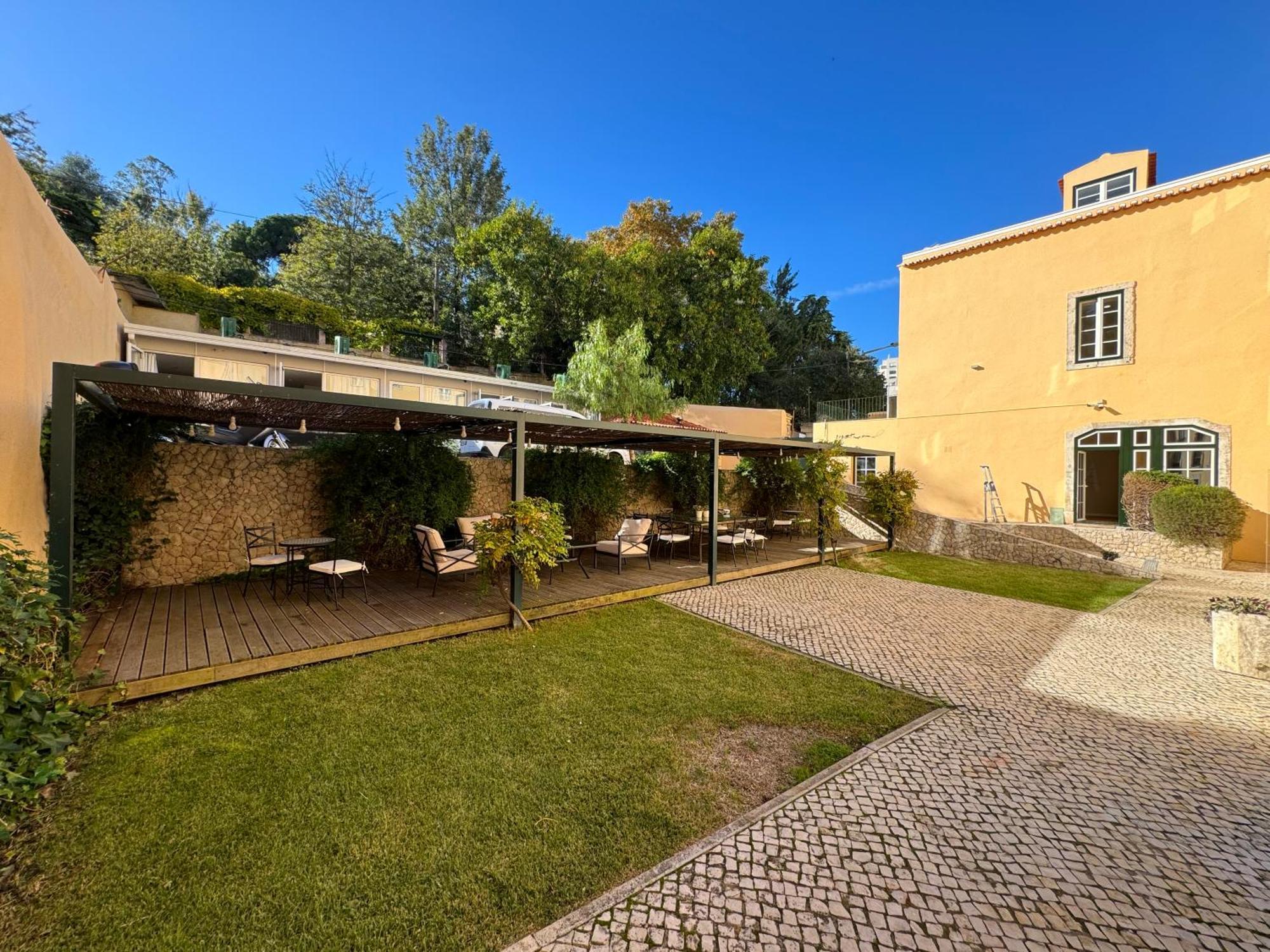 Appartamento Metropolitan Living Lisbon - Laranjeiras Esterno foto